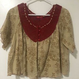 Amina Cream/Tan Button/Open Front Burgundy Crochet Neck Top Sz Medium